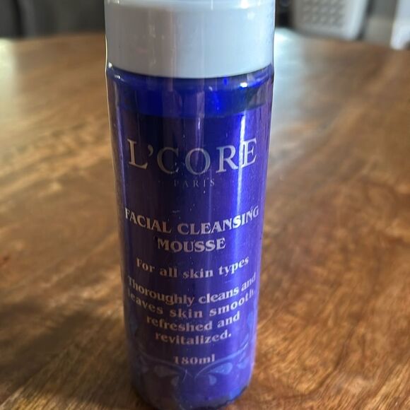L' Core Paris Facial Cleansing Mousse 180 ml - Picture 1 of 7